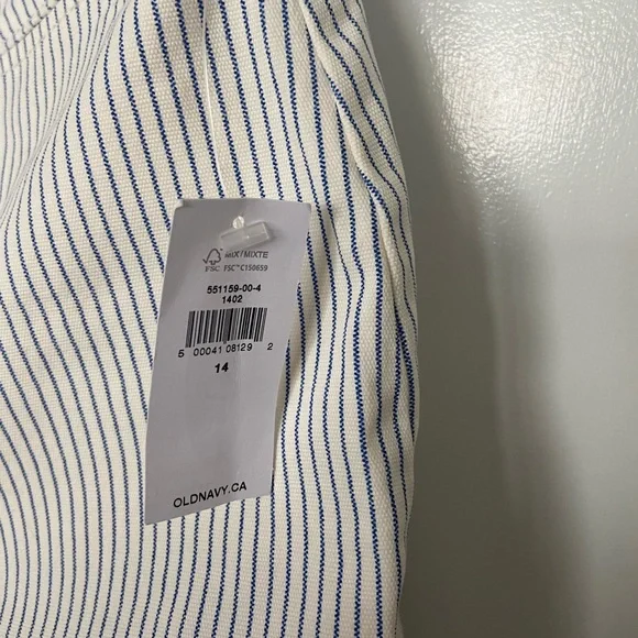 Old Navy High-Waisted Wide Leg Cropped Chino Pants. - Picture 2 of 5